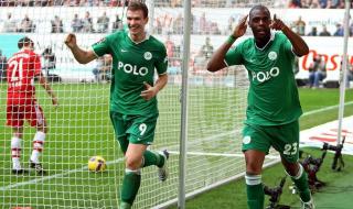 德甲球队中一共有几支球队打进过欧冠的决赛啊 今年的德甲冠军是谁